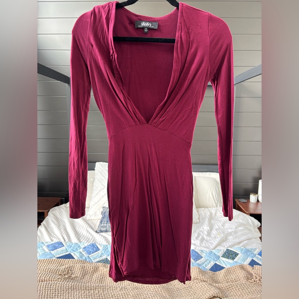 Elegant Burgundy Long Sleeve Dress
